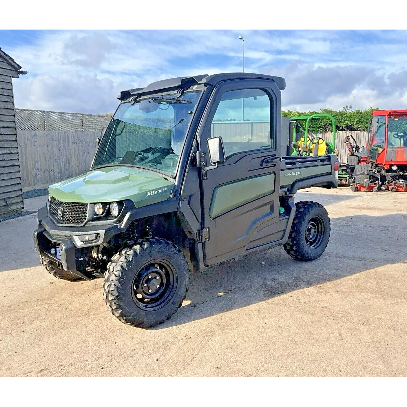 2022 JOHN DEERE 865M ROAD LEGAL DIESEL GATOR